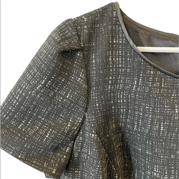 Tahari Woman, tailored dress, size 16 - worn once! - Picture 2 of 5